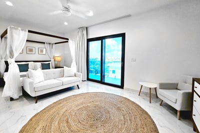 Luxury Villa Photo #29