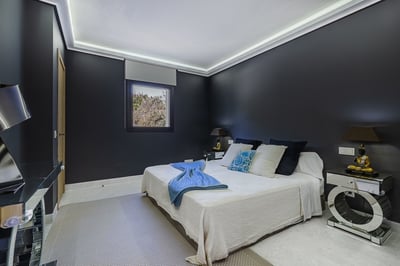 Luxury Villa Photo #35