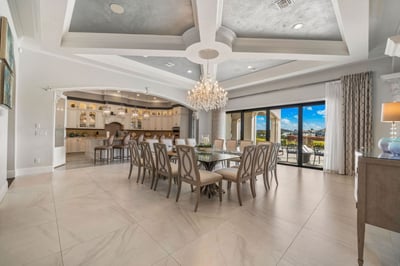 Luxury Villa Photo #25