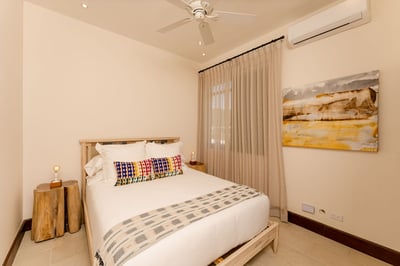 Luxury Villa Photo #15