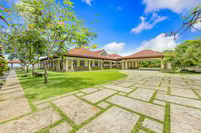 Luxury Villa Photo #12
