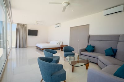 Luxury Villa Photo #43
