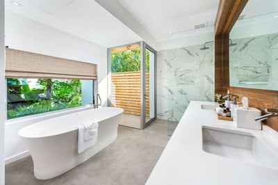 Luxury Villa Photo #26