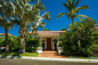 Luxury Villa Photo #28