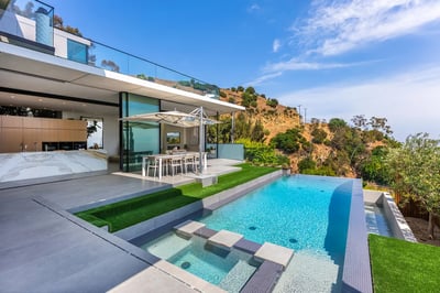 Luxury Villa Photo #2