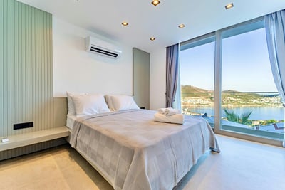 Luxury Villa Photo #47