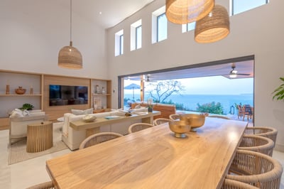 Luxury Villa Photo #24
