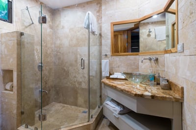 Luxury Villa Photo #50