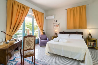 Luxury Villa Photo #35