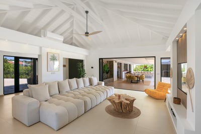 Luxury Villa Photo #17