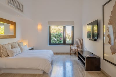 Luxury Villa Photo #41