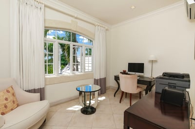 Luxury Villa Photo #14