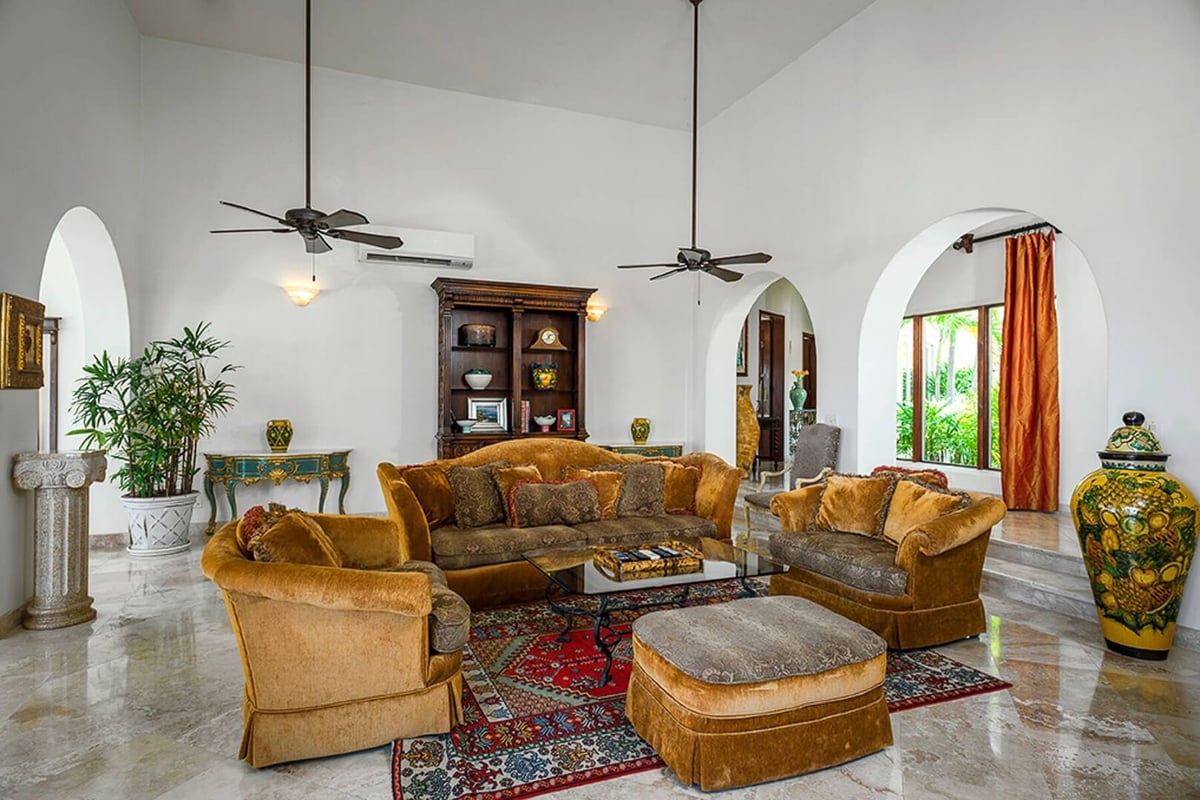 There is more than enough space for everyone to relax and unwind at Casa Paraiso! - Image 14