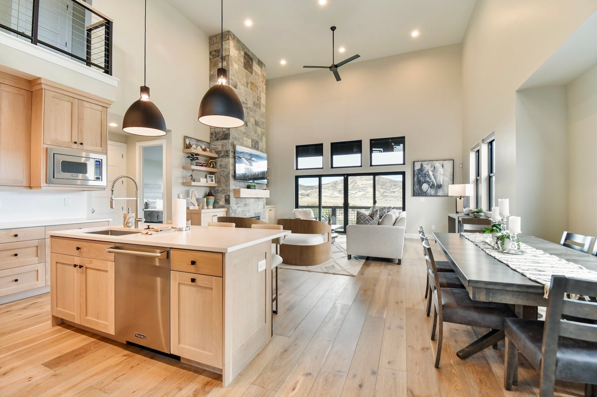 Mayflower Lakeside 942