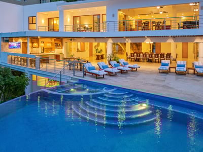 Luxury Villa Photo #5