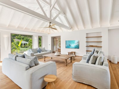 Luxury Villa Photo #17
