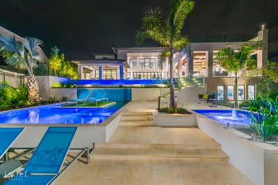 Luxury Villa Photo #2
