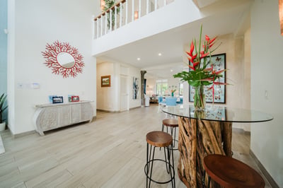 Luxury Villa Photo #18
