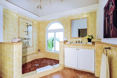 Luxury Villa Photo #28