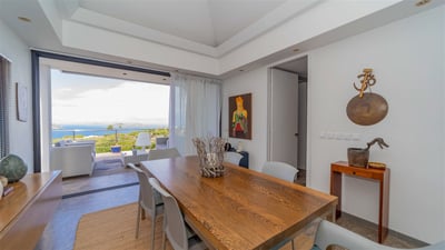 Kitchen & Dining Area