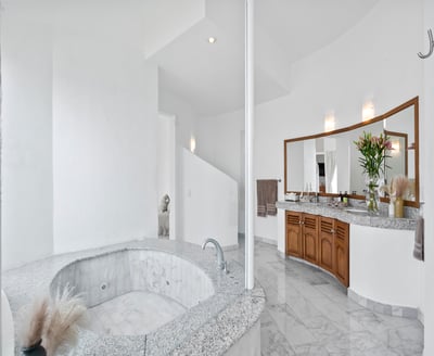 Luxury Villa Photo #79