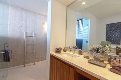 Luxury Villa Photo #18
