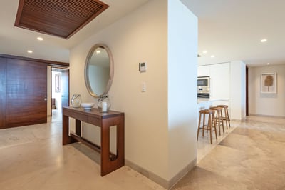 Luxury Villa Photo #10