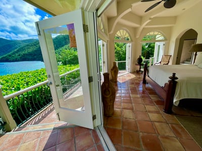 Luxury Villa Photo #35