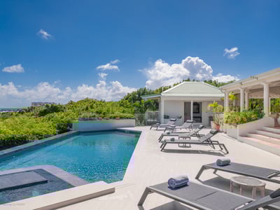 Luxury Villa Photo #2