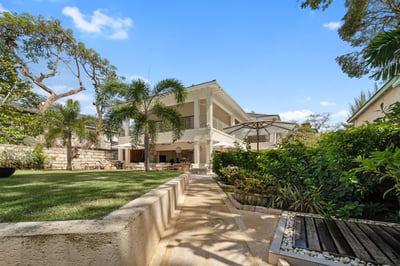 Luxury Villa Photo #30