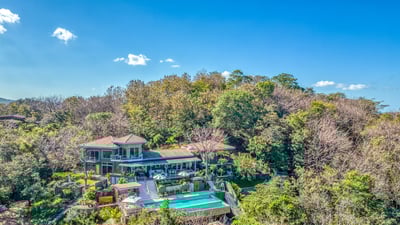 Luxury Villa Photo #2