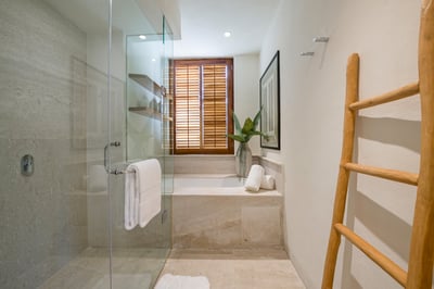 Luxury Villa Photo #49