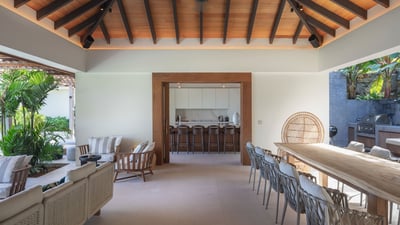 Luxury Villa Photo #13