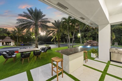 Luxury Villa Photo #15
