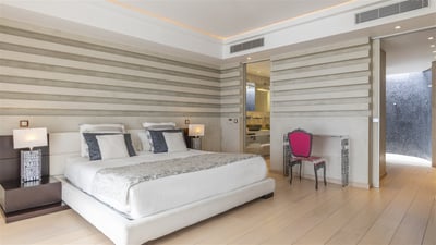 Luxury Villa Photo #42