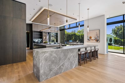 Luxury Villa Photo #26