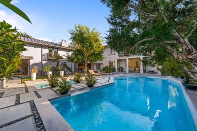 Luxury Villa Photo #5