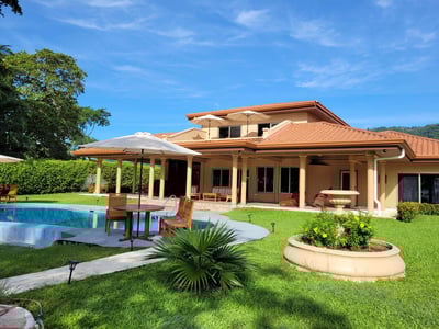 Los Delfines Golf & Country Club,Amor del Mar