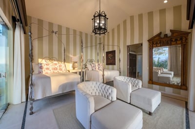 Luxury Villa Photo #29