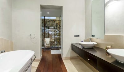 Luxury Villa Photo #18