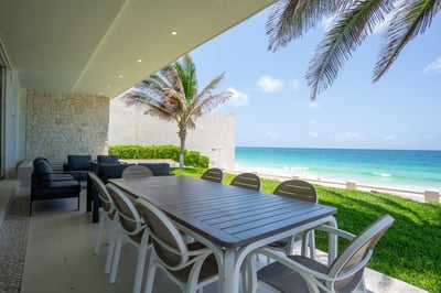Luxury Villa Photo #4