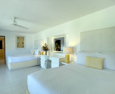 Luxury Villa Photo #18