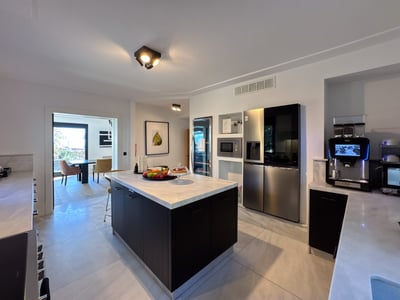 Luxury Villa Photo #42