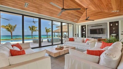 Luxury Villa Photo #16