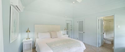 Luxury Villa Photo #26