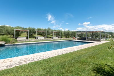 Luxury Villa Photo #4