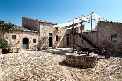 Luxury Villa Photo #6