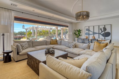 Luxury Villa Photo #18