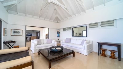 Luxury Villa Photo #40