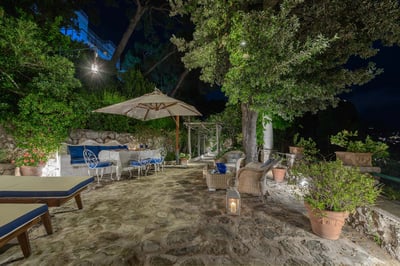 Luxury Villa Photo #9
